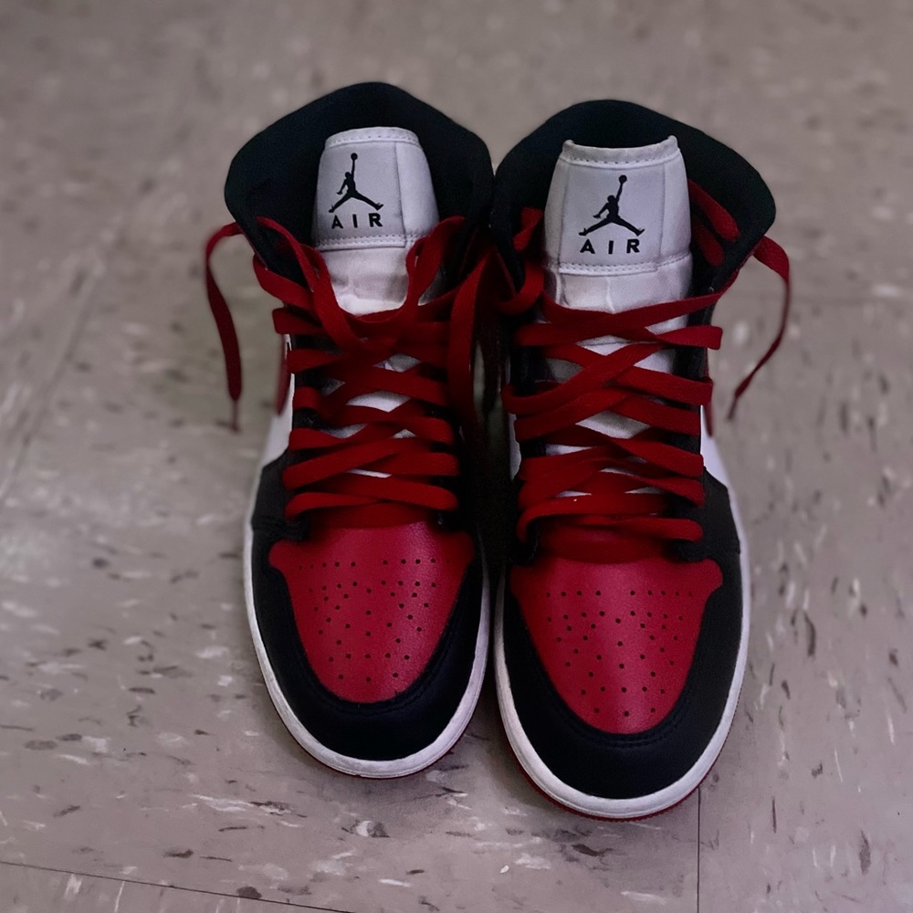 Fairly worn Jordan's 1s